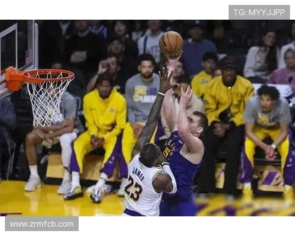 NBA新赛季格局生变巨星交易传闻升温多队争冠悬念加剧临近爆发